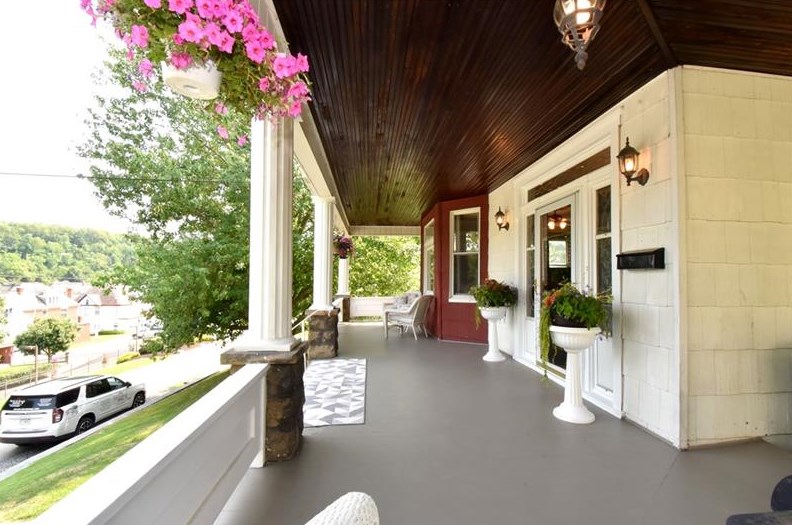 115 1st St, Bentleyville, PA 15314