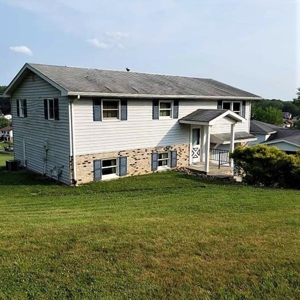 240 Shelby Dr, Greensburg, PA 15601-4974