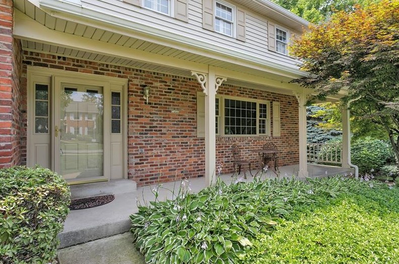 104 Crabtree Dr, Moon Twp, PA 15108-1039
