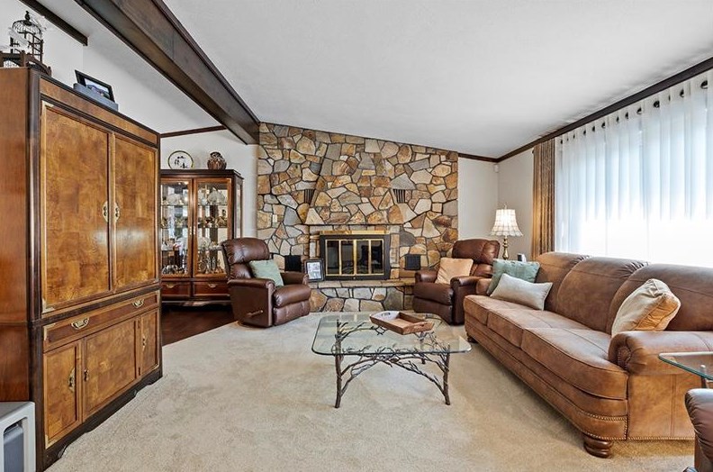 494 Engle Rd, Industry, PA 15052-1800