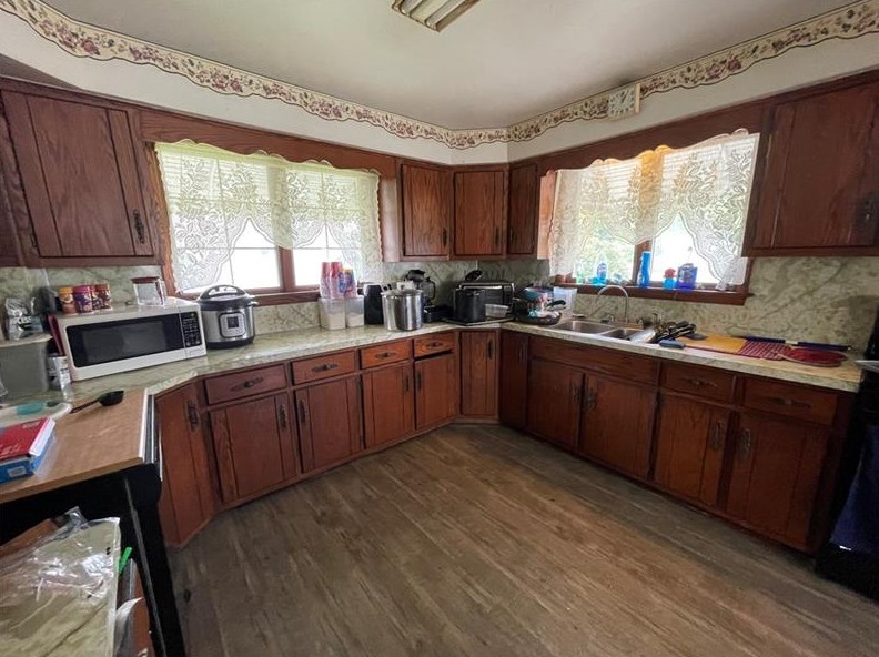 208 S Lafayette St, New Castle, PA 16102