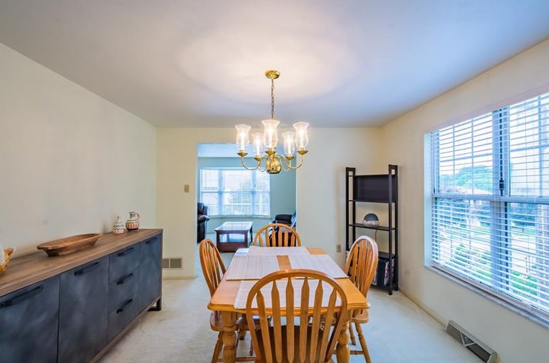 245 Heather Dr, Monroeville PA  15146-1747 exterior