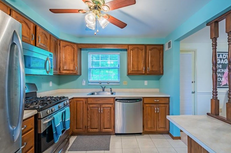 245 Heather Dr, Monroeville PA  15146-1747 exterior
