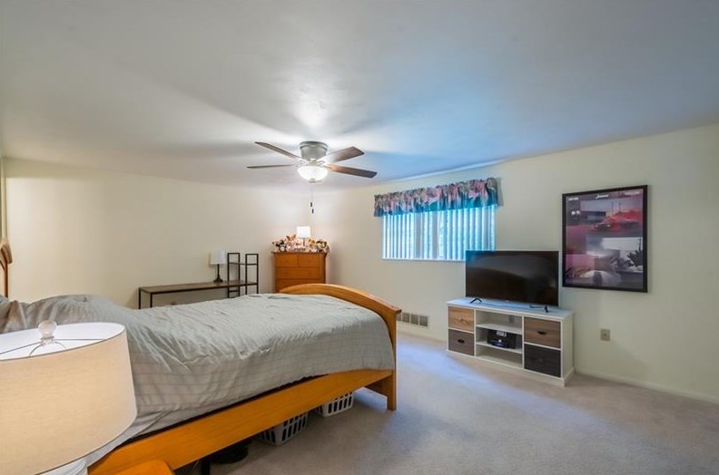 245 Heather Dr, Monroeville PA  15146-1747 exterior