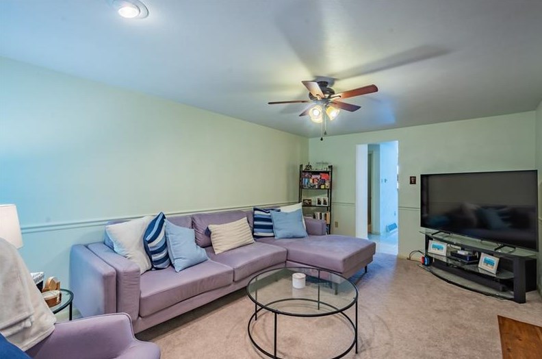 245 Heather Dr, Monroeville PA  15146-1747 exterior