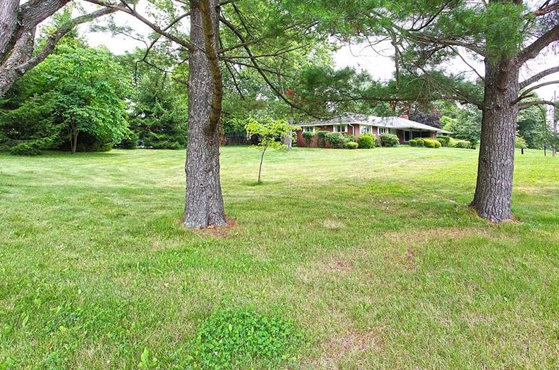 2591 Locust Ln, Allison Park, PA 15101-3009