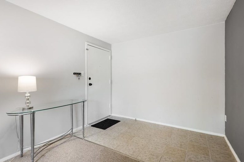 2467 Brook Ledge Rd #24b South, Bridgeville, PA 15017