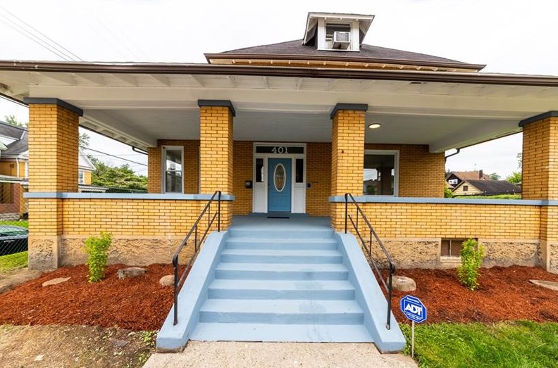 401 Charles St, Turtle Creek, PA 15145-1613