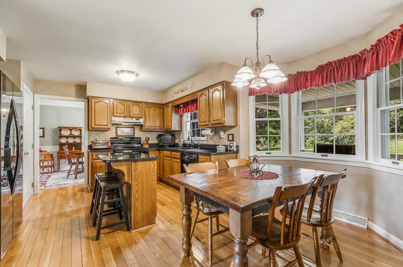 107 Union Church Rd, Seven Fields, PA 16046-3521