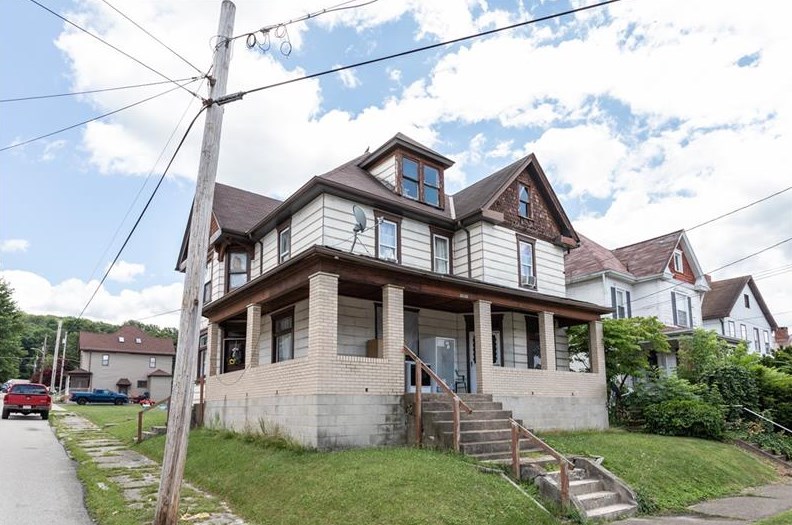 1001 Sycamore St, Connellsville, PA 15425