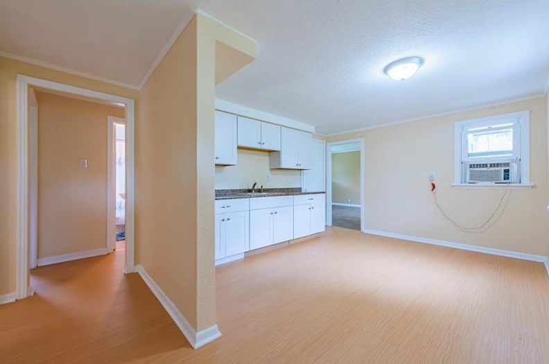 2011 Leo St, North Huntingdon, PA 15642