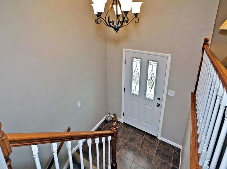 165 Crest View Dr, Greensburg, PA 15601-1414
