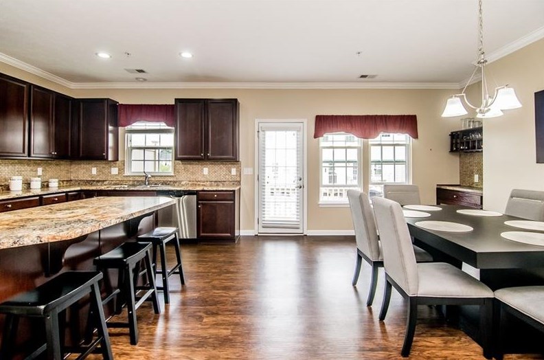 504 Pointe View Dr, Seven Fields PA  16046-8906 exterior