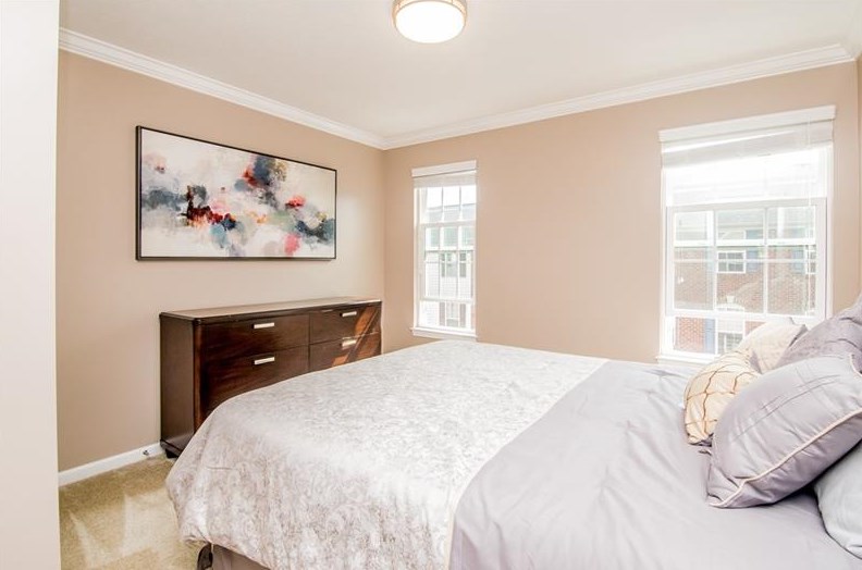 504 Pointe View Dr, Seven Fields PA  16046-8906 exterior
