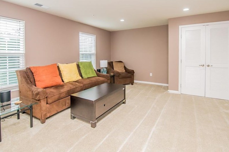 504 Pointe View Dr, Seven Fields PA  16046-8906 exterior