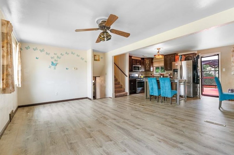 402 Hazelnut Dr, Monroeville PA  15146-1225 exterior