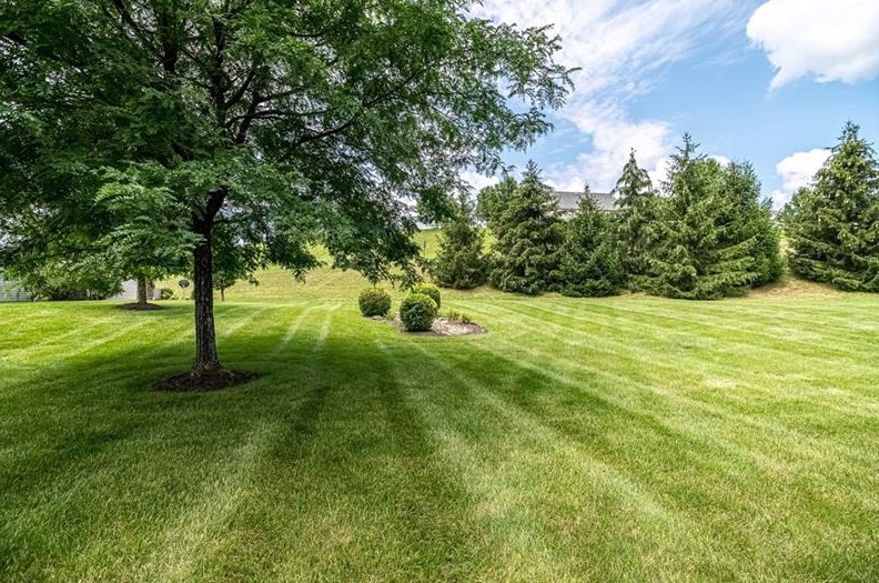 118 Pony Dr, Freedom, PA 15042-2828