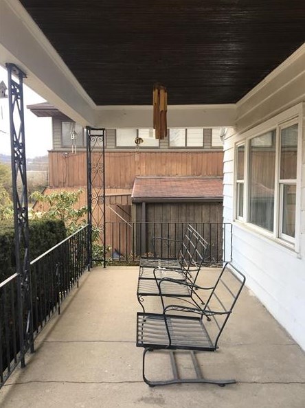 187 5th St Ext, Ambridge, PA 15003