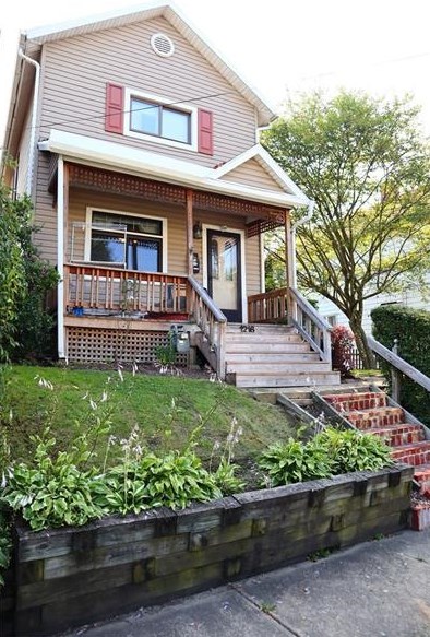 1216 Randolph St, New Castle, PA 16101-4444