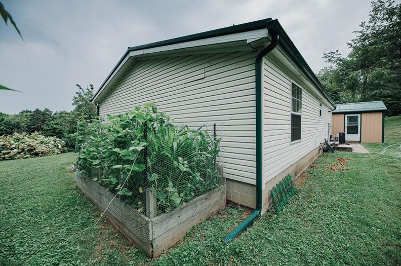 100 Holly St, Indiana PA  15701-8479 exterior