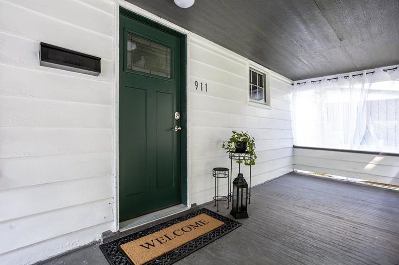 911 Fawcett St, Moon Twp, PA 15108