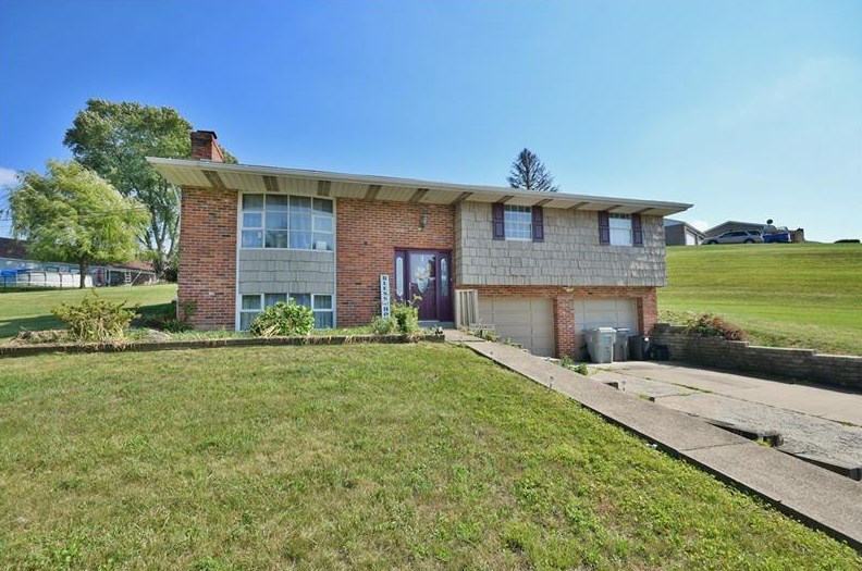 110 Sunridge Dr, Canonsburg, PA 15317