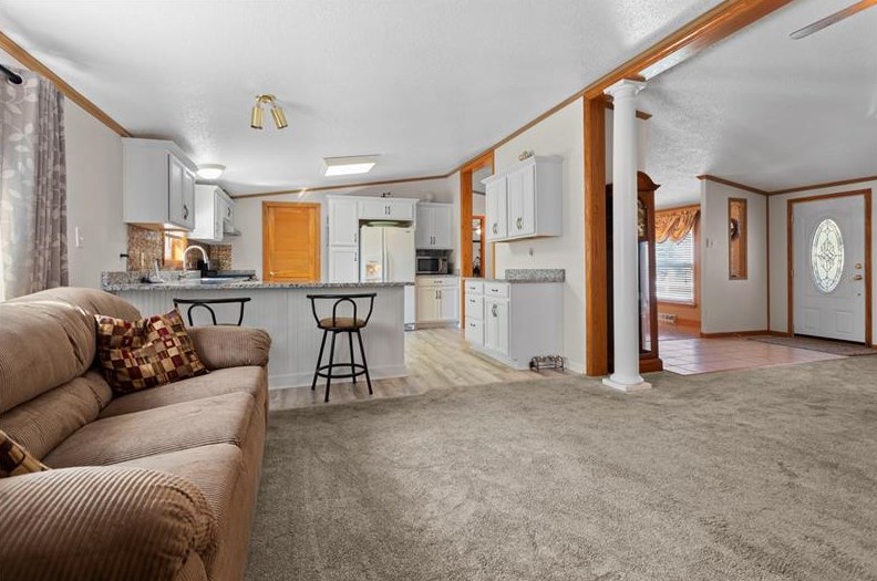 126 Mary Lynn Ln, Valencia, PA 16059-1622