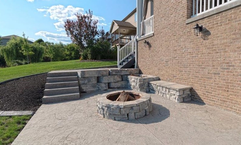 2016 Stone Bridge Ct, Harrison City PA  15636-1268 exterior