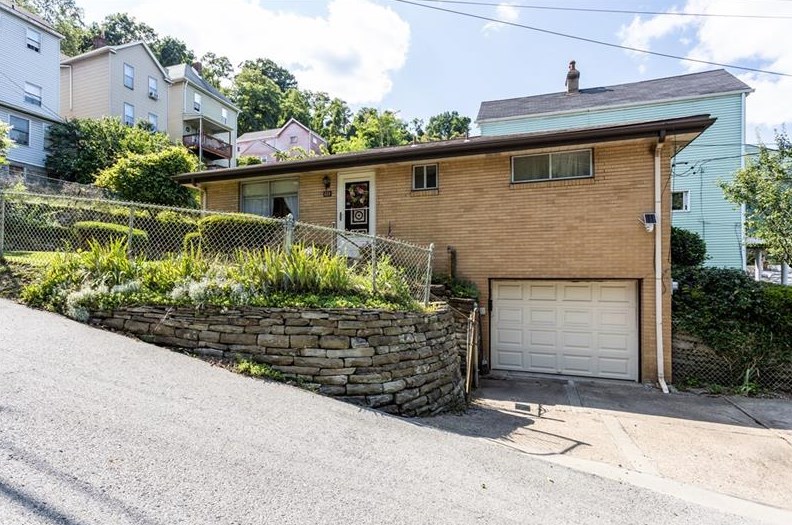 223 Miller St, Turtle Creek, PA 15145-2009