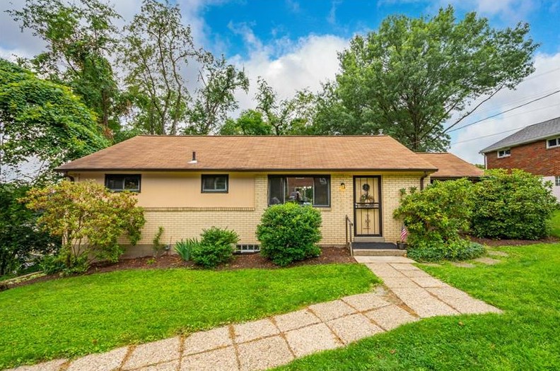 147 Elmwood Dr, Glenshaw, PA 15116