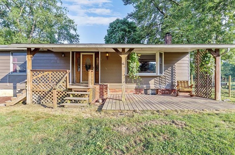 1338 Sarver Rd, Freeport, PA 16229-1752