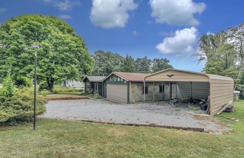 155 Baker Rd, Beaver Falls, PA 15010