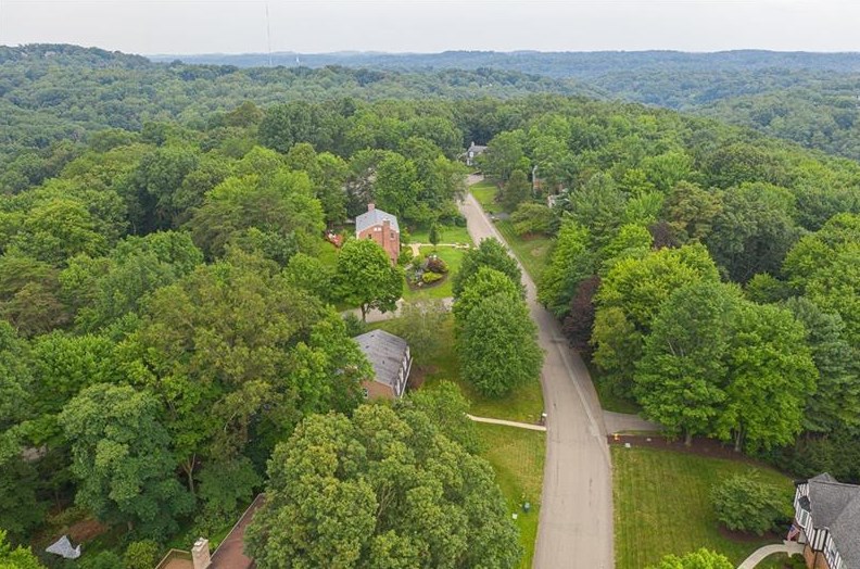 4262 Old New England Rd, Allison Park PA  15101-1534 exterior