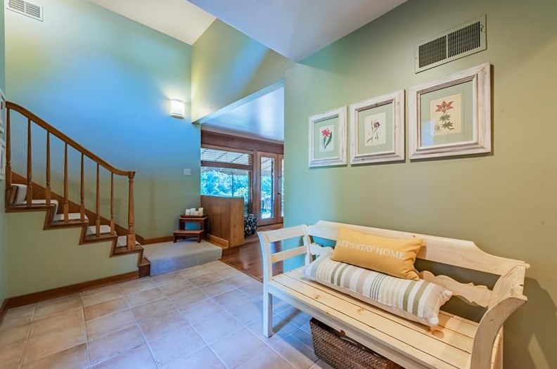 935 Summit Dr, Greensburg, PA 15601-4388
