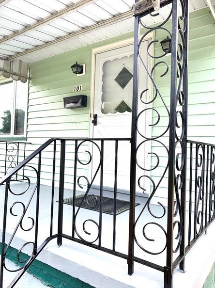 101 Euclid Ave, New Castle, PA 16105-2594