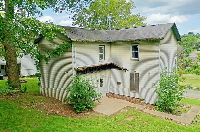 315 Johns Ave, Mc Donald, PA 15057