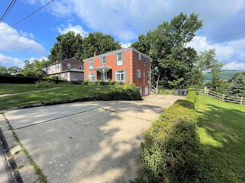 839 7th St, Oakmont, PA 15139
