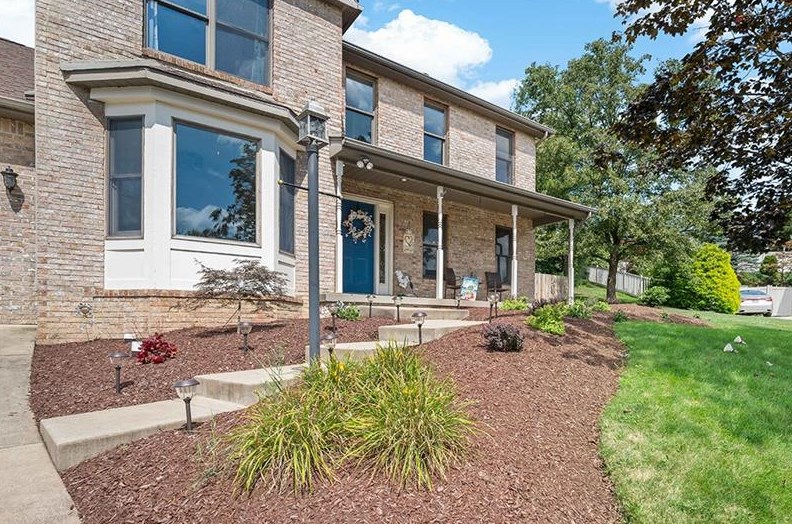 251 Garden Center Ct, North Huntingdon, PA 15642