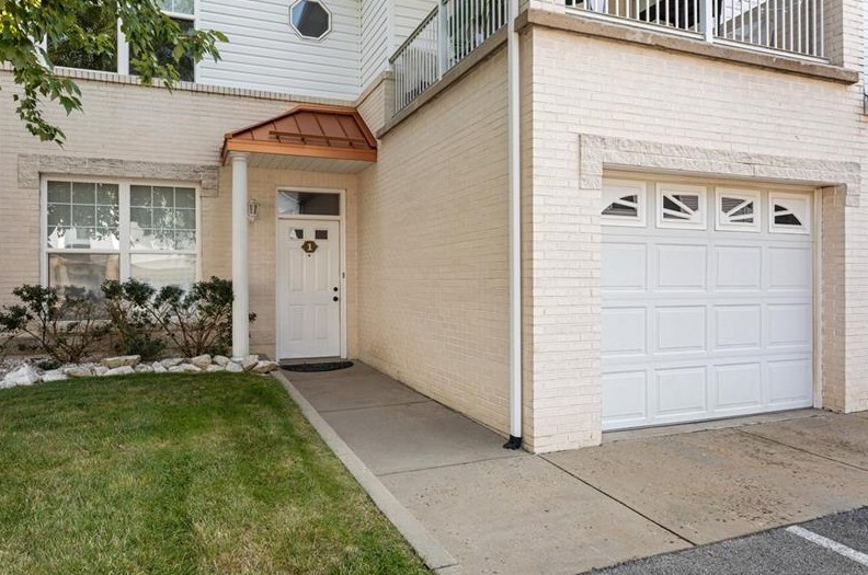 222 Adams Pointe Blvd #1, Seven Fields, PA 16046