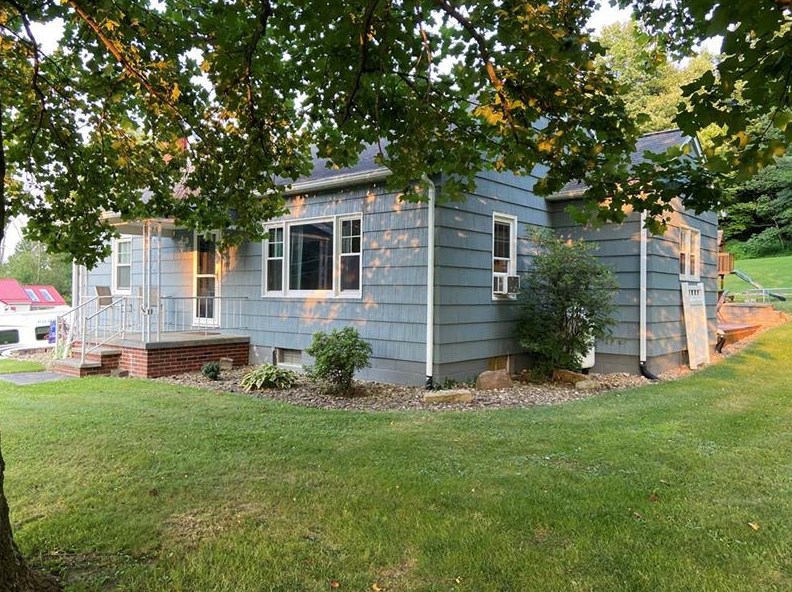 802 Soap Hollow Rd, Hollsopple, PA 15935