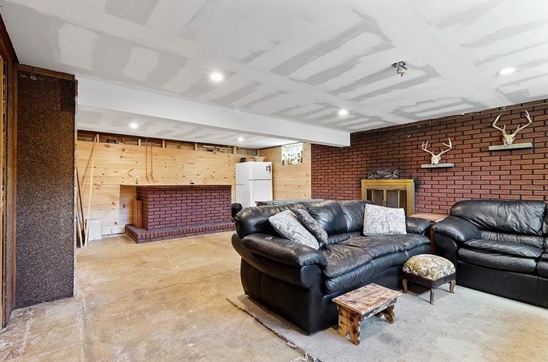 1260 Henderson Ave, Washington PA  15301-6059 exterior