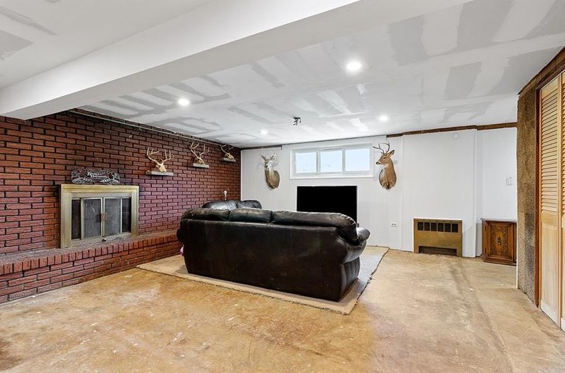 1260 Henderson Ave, Washington PA  15301-6059 exterior