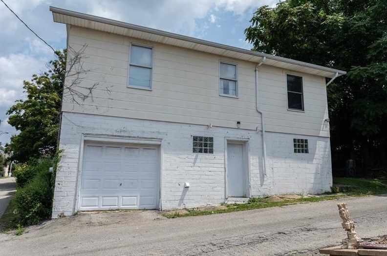 26 Kerr St, Oliphant Furnace, PA 15401-2912