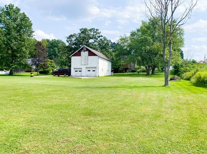 323 Winfield Rd, Cabot, PA 16023