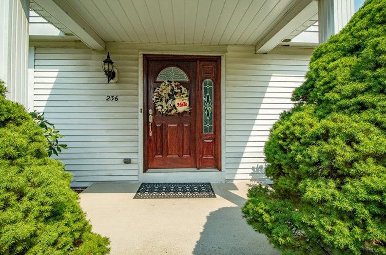 236 Rampart Blvd, New Kensington, PA 15068-9350