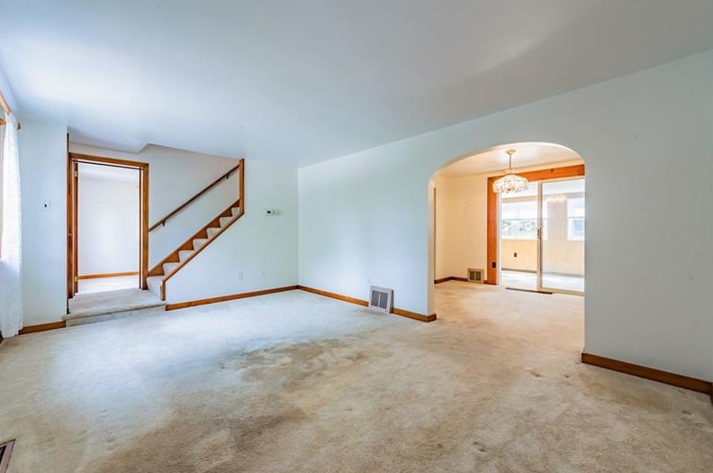 7 Glenview Ave, Greensburg, PA 15601-1707
