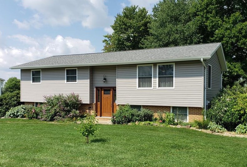 105 Oak St, Slippery Rock, PA 16057
