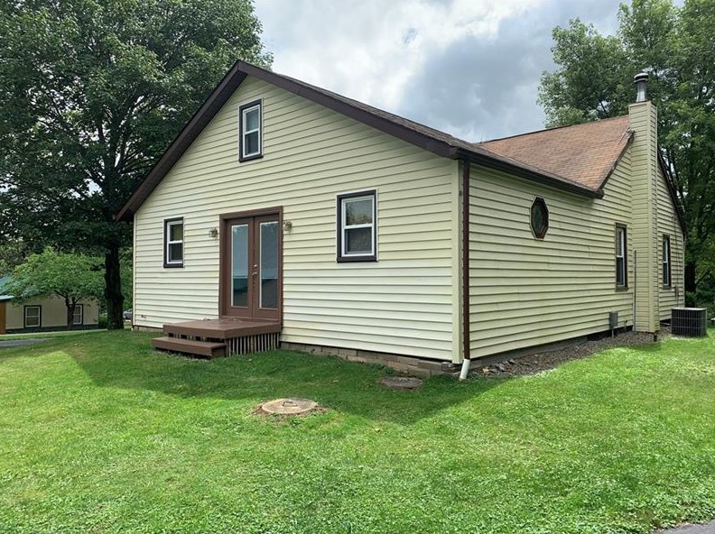 1209 W Park Rd, Slippery Rock, PA 16057