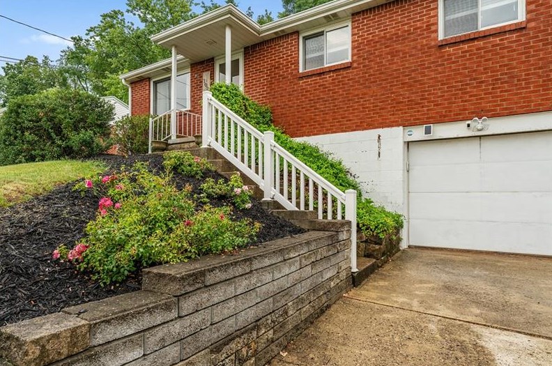102 Palomino North, Noblestown, PA 15071