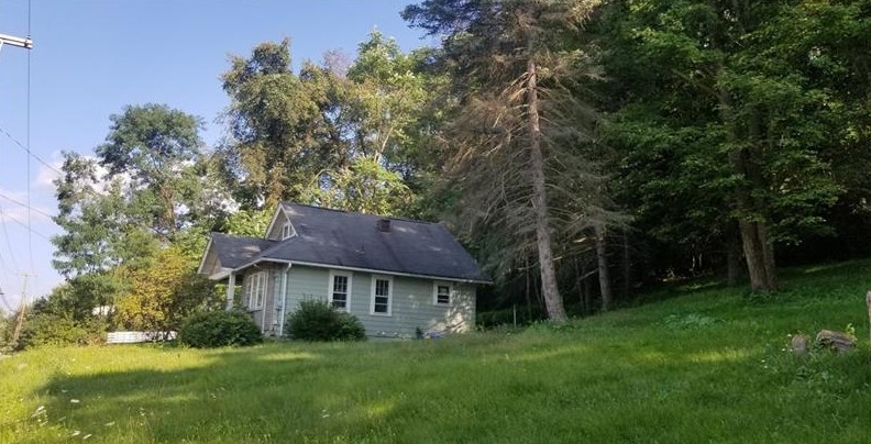 156 Warrendale Bakerstown Rd, Seven Fields, PA 16046-4126